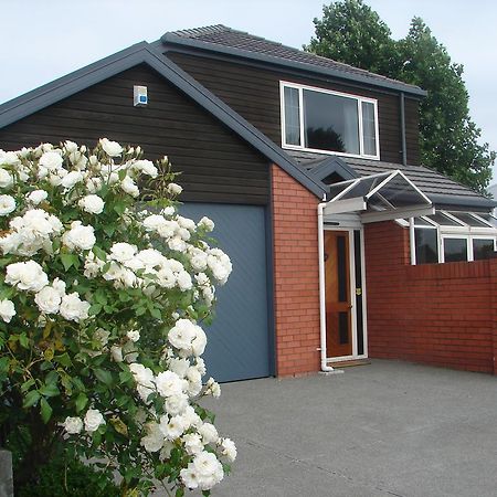 Aroha Riccarton Bed And Breakfast Крайстчърч Екстериор снимка