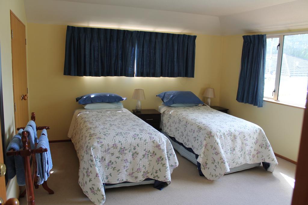 Aroha Riccarton Bed And Breakfast Крайстчърч Стая снимка