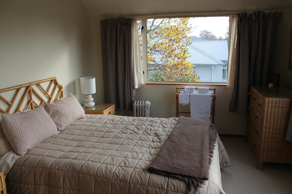 Aroha Riccarton Bed And Breakfast Крайстчърч Екстериор снимка